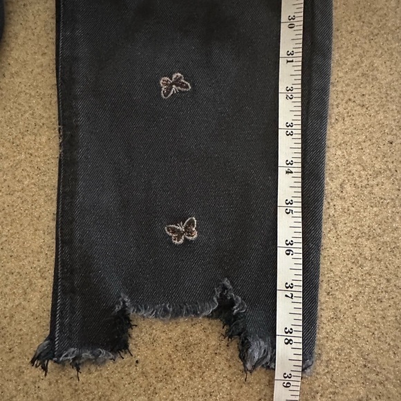 TINSELTOWN Black Embroidered Distressed Curvy Size 11 Waist 14 Jeans BNWT - Picture 11 of 11
